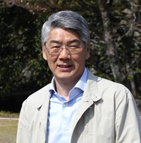 NPO法人グリーンバレー理事長の大南信也さん。大学は東京へ、大学院はアメリカへ出た経験がある。