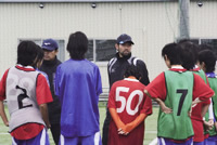 U-15を率いる中島さん(左・神奈川県出身)とコーチの五十嵐さん(北海道出身)