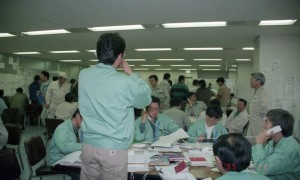 災害対策に必要なのは平常時の準備（写真は阪神・淡路大震災後の神戸市災害対策本部）