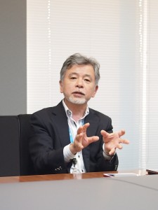 法務・コンプライアンス統括本部長の井上修さん。この研修を通して再確認したのは、「多様性があるほうが組織は強くなる」ということ。「そのためHPの社員には、社外でもさまざまな経験を積んで、幅広い考え方を身につけてほしい」 