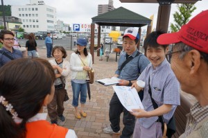 地図作りを通して街を知ろうという「石巻まちあるきマップ」の企画。実際に協議会メンバーで街を歩きながら課題や良いところを知る