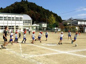 子どもたちが大人になるまで、ずっと見守っていくことのできるコミュニティを各地につくることを目指しています。