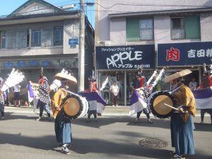 商店街にて、伝統芸能も披露されていました。